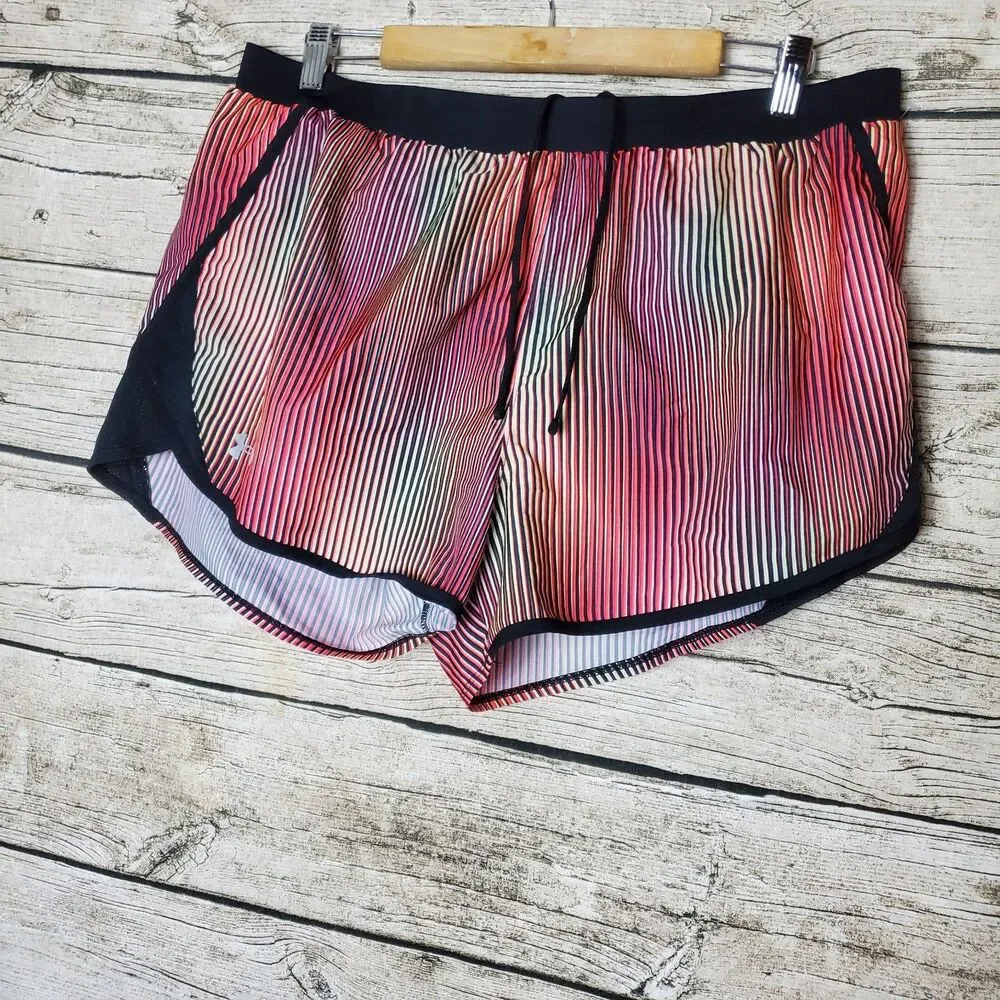 Under Armour Women's Shorts Size XL - Picture 1 of 9